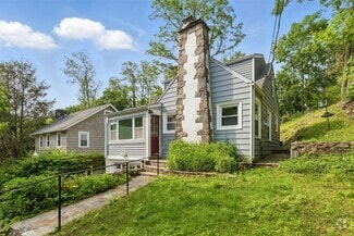 Building Photo - 24 Annadale St