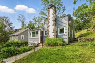 Building Photo - 24 Annadale St