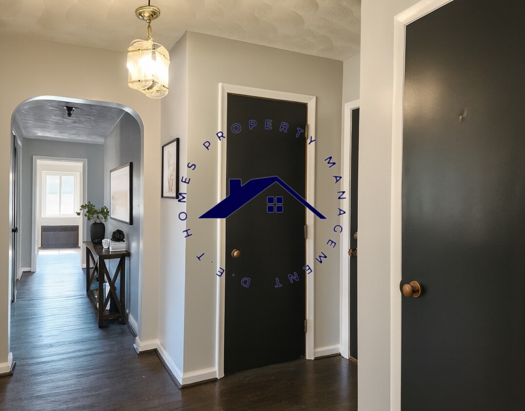 Foto principal - 16950 Normandy St