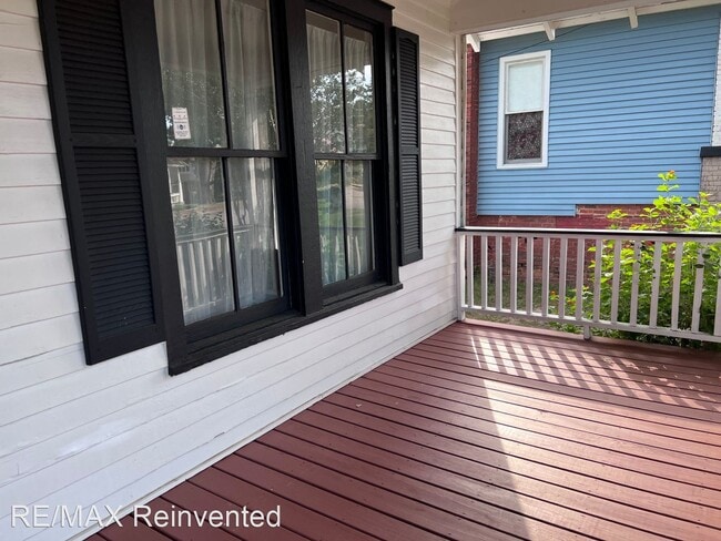 Building Photo - 2 br, 1 bath House - W Forest Ave 411