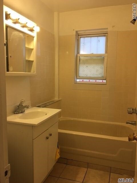 Building Photo - 22-11-22-23 23rd St