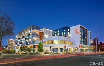 Building Photo - 6200 Variel Ave