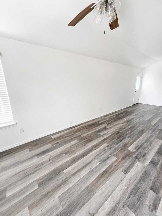Building Photo - AVAILABLE NOW; APPLY ON OUR WEBSITE TODAY!!!