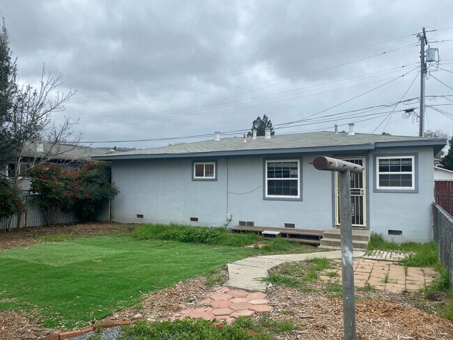 Building Photo - CHARMING COTTAGE IN DOWNTOWN PLEASANTON!