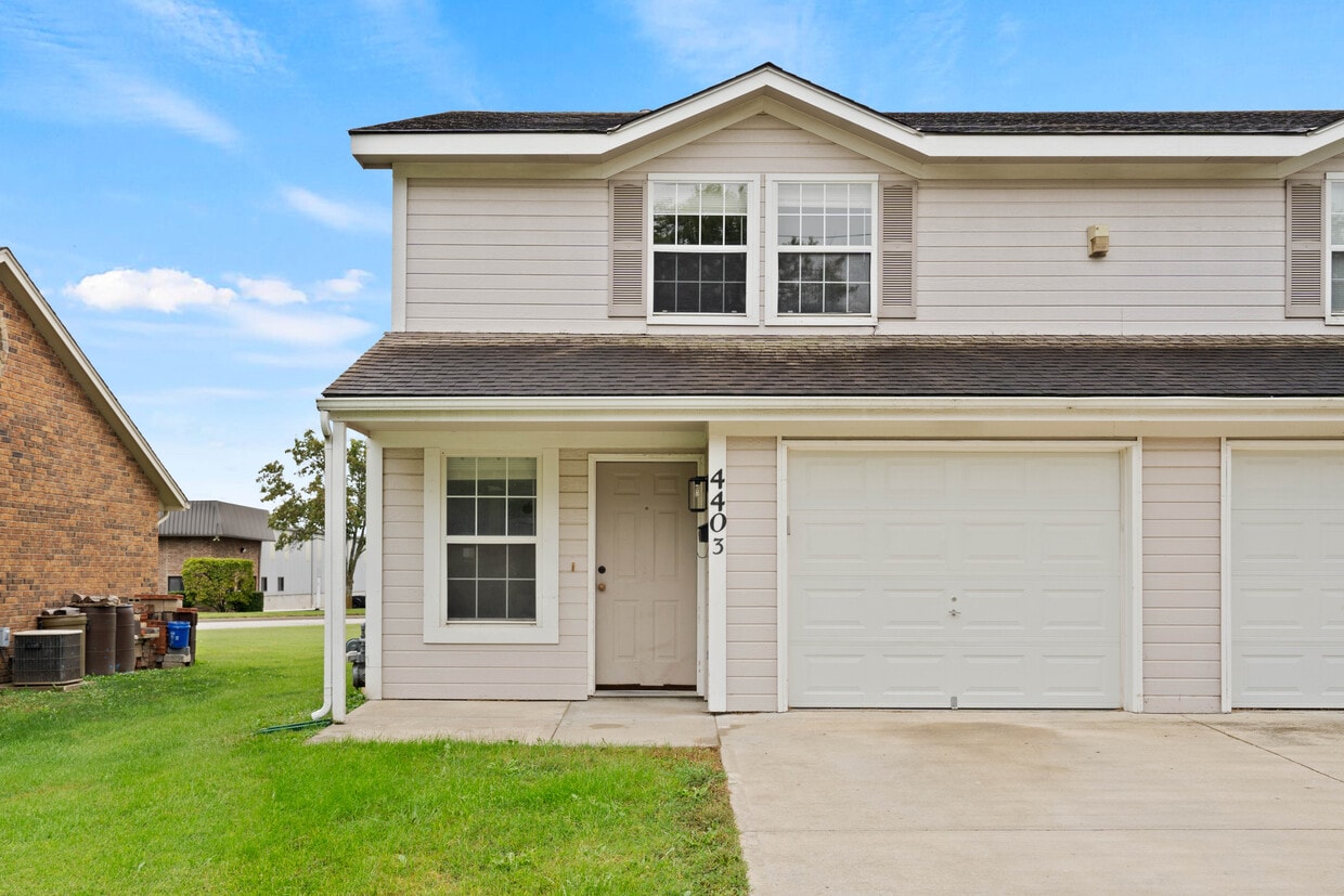 Foto principal - 4403 E 139th St