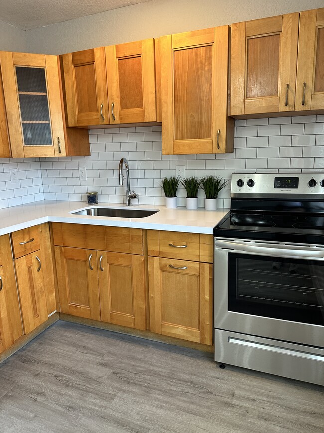 kitchen - Parkhouse Apartments