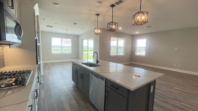 Building Photo - 13741 Green Hammock Pl