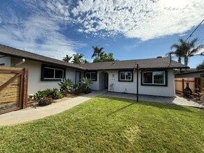 Building Photo - 1115 Balour Dr