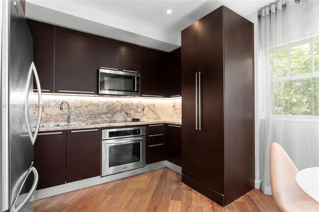 Foto del edificio - 927 Euclid Ave