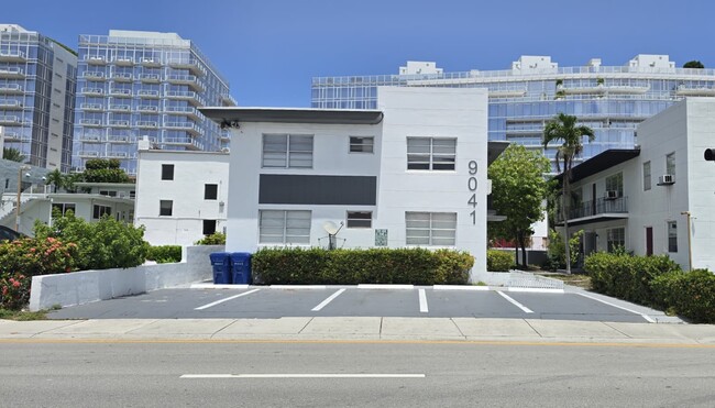 Building Photo - 9041 Harding Ave