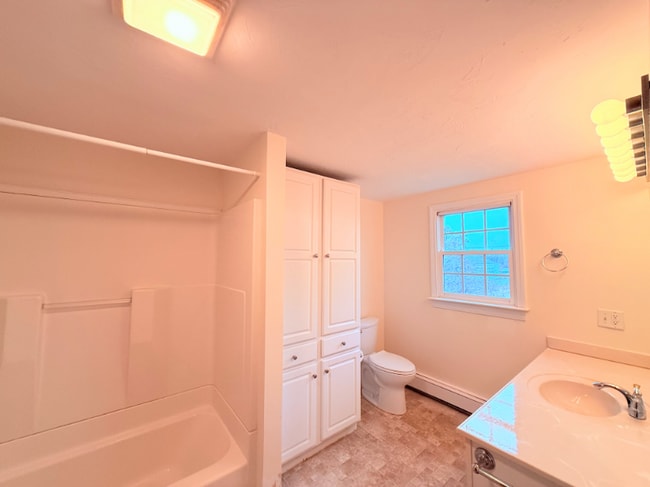 Building Photo - 78 Center St