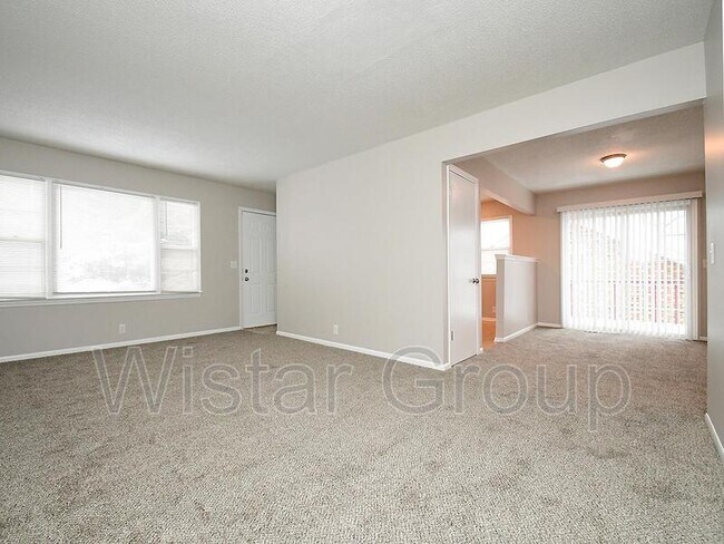 Building Photo - 2705 S 50th St