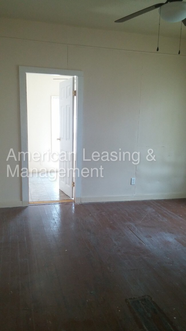 Building Photo - Three bedroom