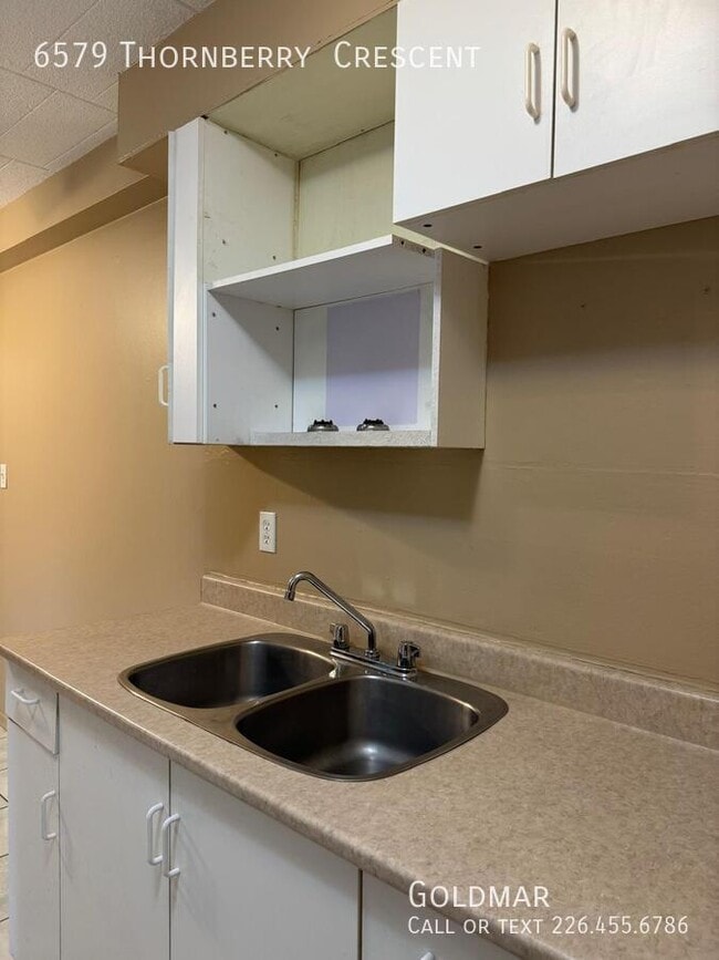 Building Photo - amazing price for this 2 bedroom suite in ...