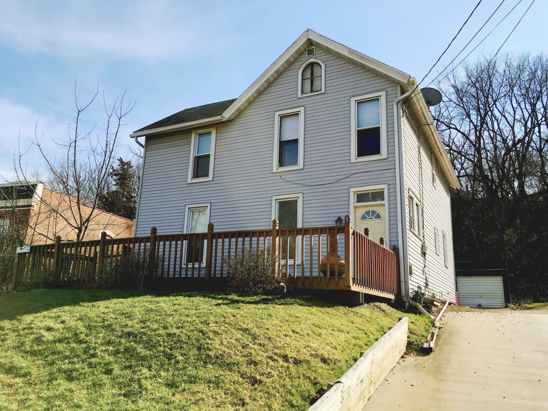 366 Kaufmann Ave, Dubuque, IA 52001 House Rental in Dubuque, IA