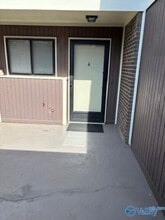 Building Photo - 206 Springvale Cir