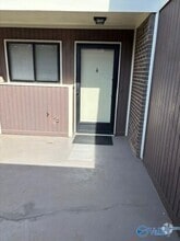 Building Photo - 206 Springvale Cir