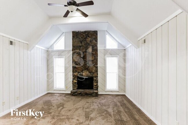 Building Photo - 6298 Bay Park Dr