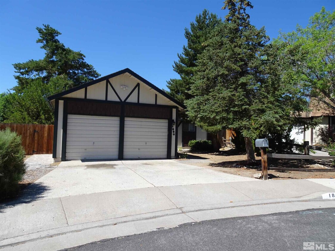 Foto principal - 1880 Becky Ct