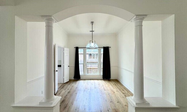 Foto del edificio - 7510 Golden Thistle Ln