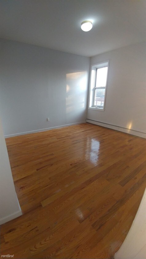 Foto principal - 8601 101st Ave