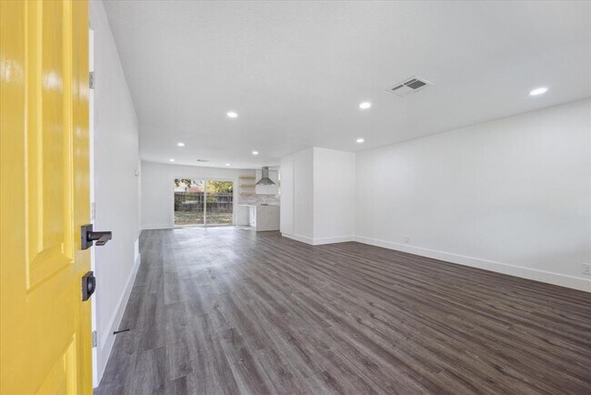 Building Photo - 1505 Conder St