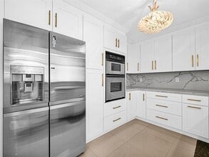 Building Photo - 2049 S Ocean Dr