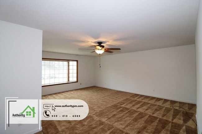Foto del edificio - 3045 Stratford Ave. West Redding, Awesome ...