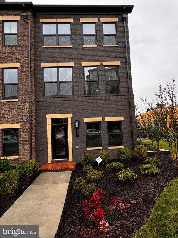 Foto del edificio - 806 S Greenbrier St