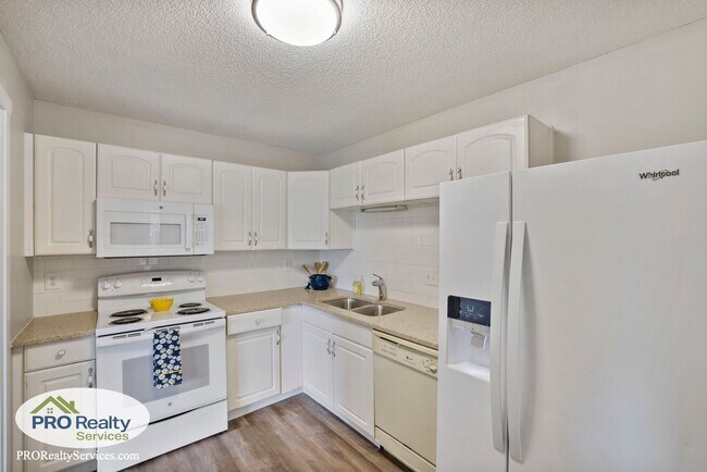 Foto del edificio - 2 Bedroom Townhome In Eagan