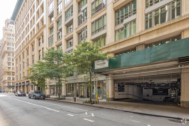 Foto del edificio - 4 W 21st St