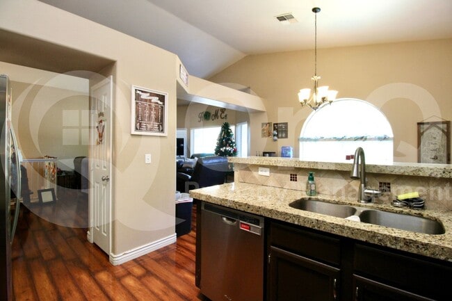Foto del edificio - 4606 E Towne Ln