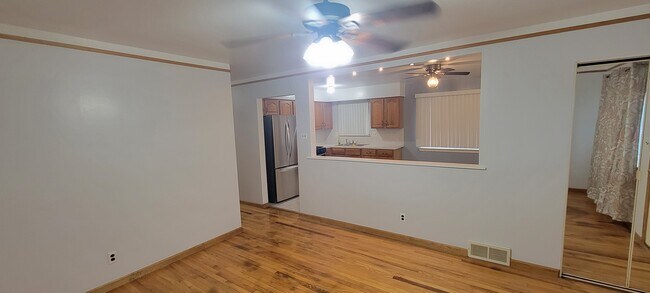 Building Photo - 14820 Stephens Rd