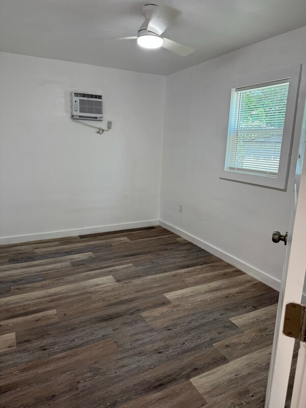 Building Photo - 331 Madero St