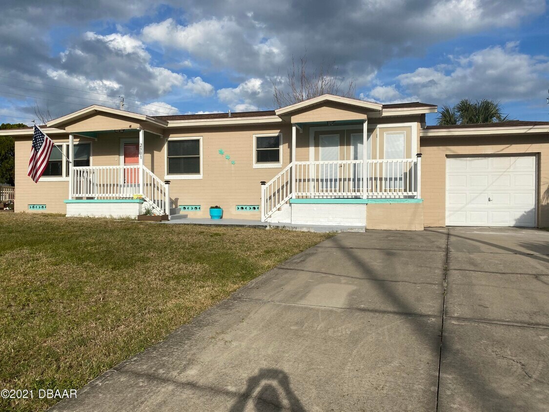 Primary Photo - 2301 Crescent Ridge Rd