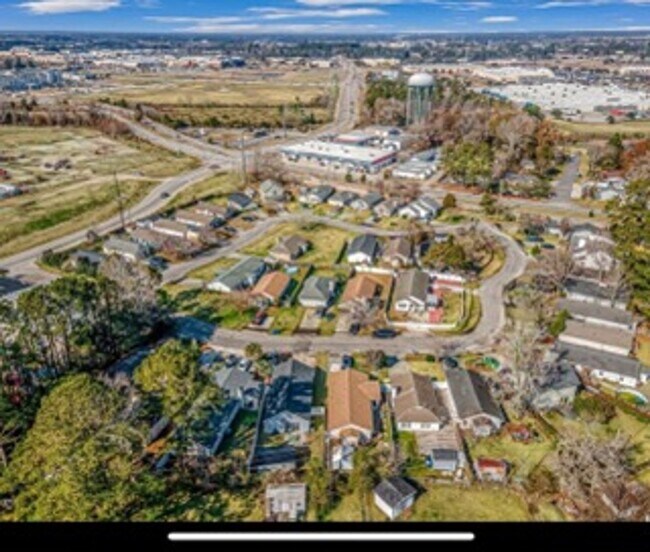 Building Photo - 1644 Stuart Square Cir