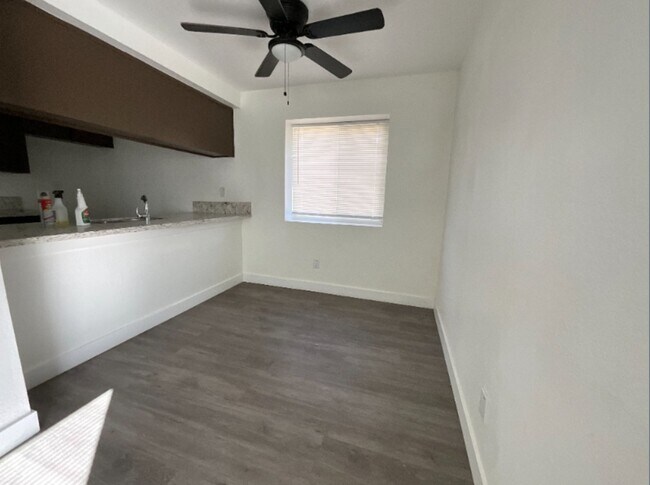 Foto del edificio - 15866 Sago Rd