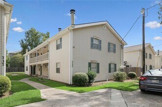 Building Photo - 737 Heavens Dr