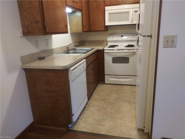 Foto del edificio - 32884 Bainbridge Rd