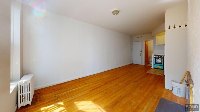 Foto del edificio - 239 E 24th St
