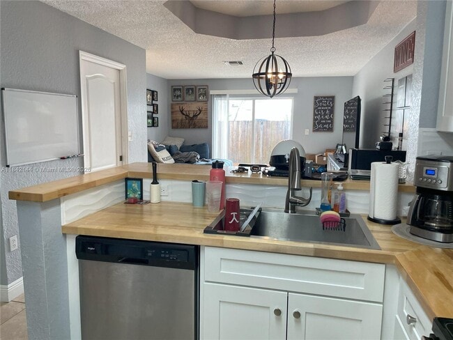Building Photo - 14141 SW 120th Ct