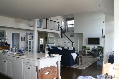 Building Photo - 851 Dune Rd