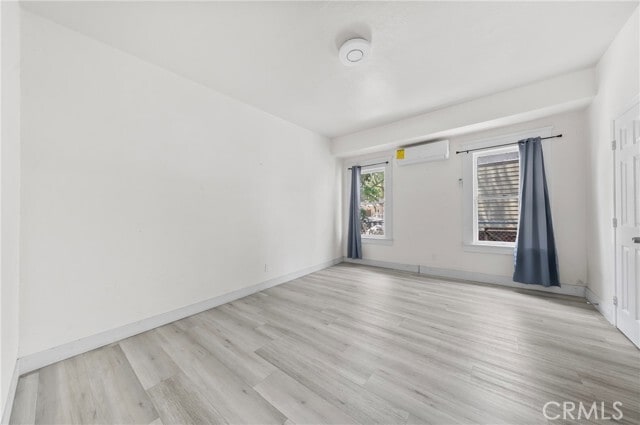 Foto del edificio - 220 E Kingsley Ave