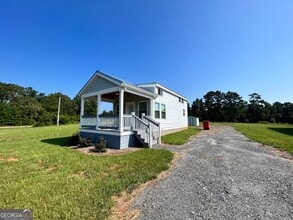 Building Photo - 2467 Smith Rd