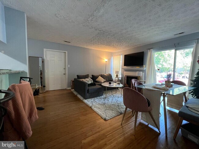 Foto del edificio - 11440 Little Patuxent Pkwy