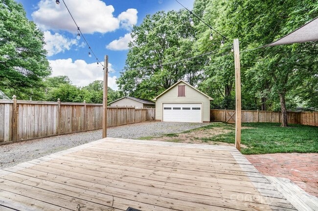 Building Photo - 2715 Springway Dr