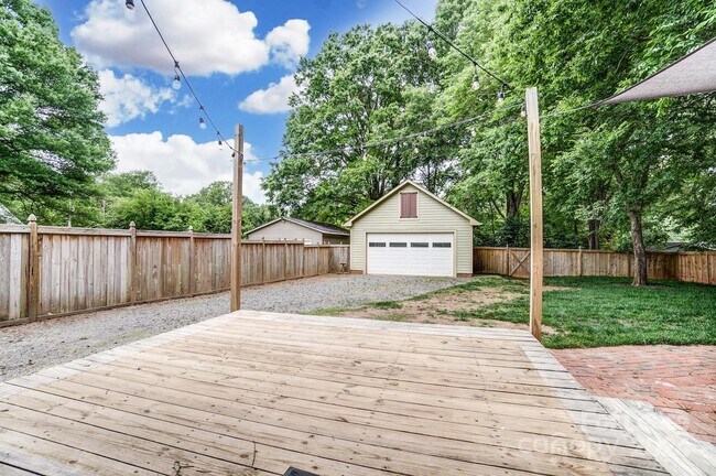 Foto del edificio - 2715 Springway Dr