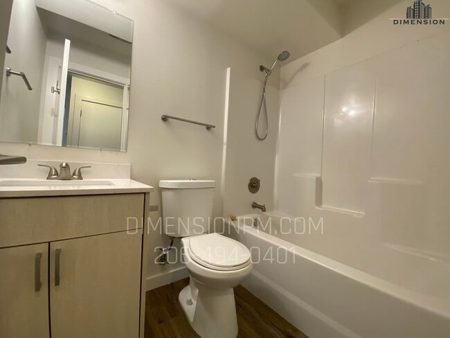 Interior Photo - 3903 S Tyler St