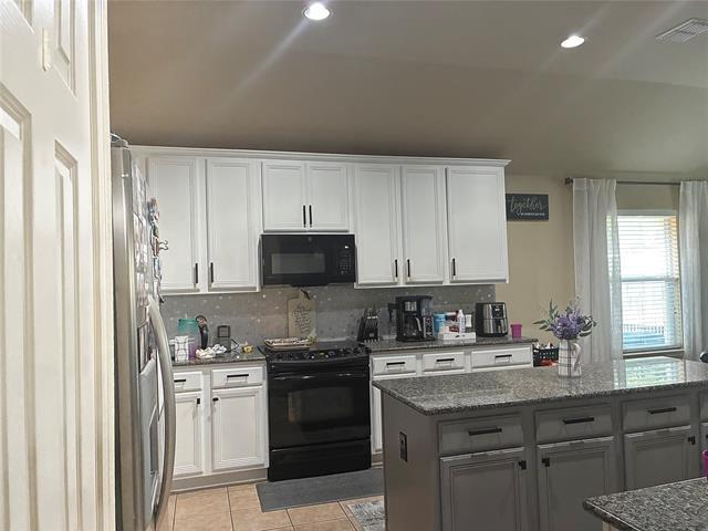 Foto del edificio - 9223 Wild River Dr