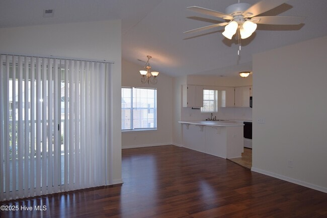 Building Photo - 2940 Mulberry Ln